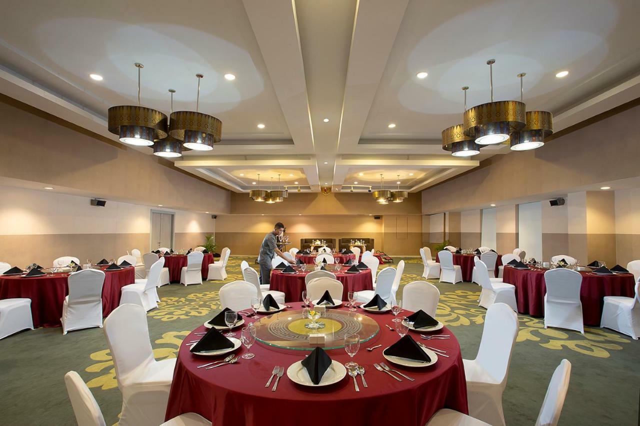 Khas Pekanbaru Hotel Exterior photo